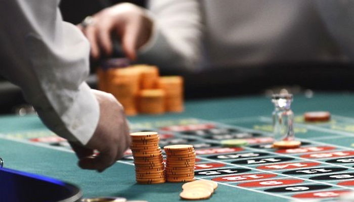 도박빚 부모 도움받으려 ‘자살 자작극’ 벌이다 진짜 죽은 19살 아들