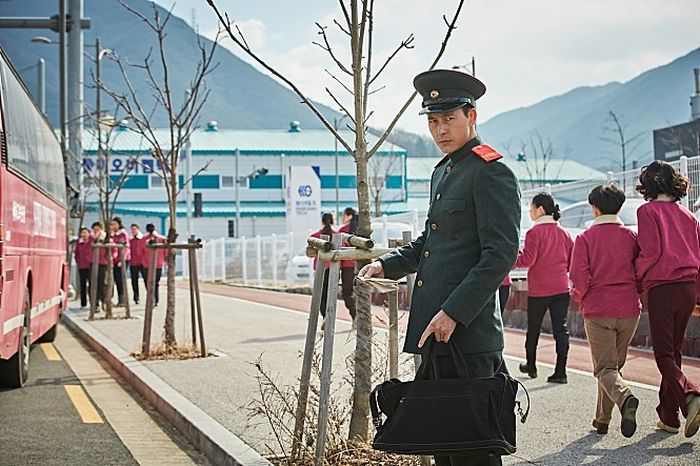 너무 잘생겨서 현실감 떨어지는 ‘북한사람 역’ 배우 5인