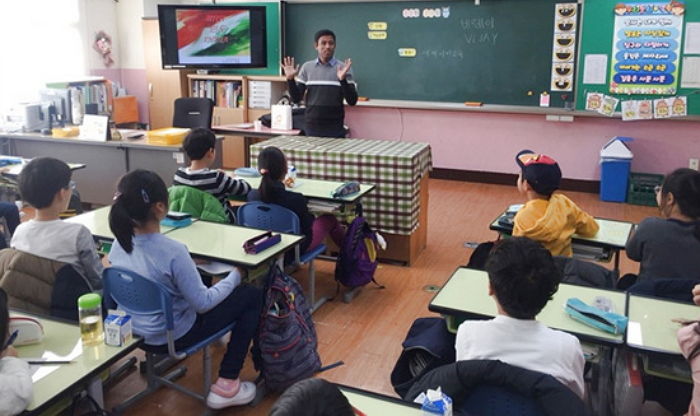 “딸이 데려온 다문화 가정 친구에게 짜장면을 시켜주자 눈물을 흘렸다”