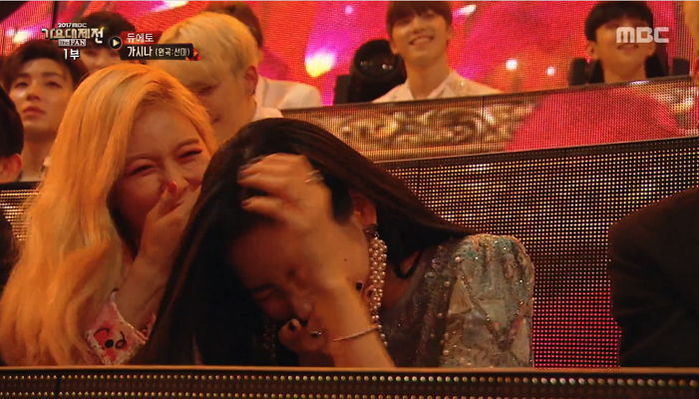 ‘가시나’ 팝페라 버전 듣고 빵터진 절친 선미와 현아(영상)