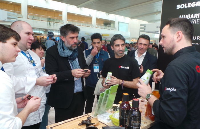 ‘2018 마드리드 퓨전’서 세계 입맛 사로잡은 샘표 요리에센스 연두