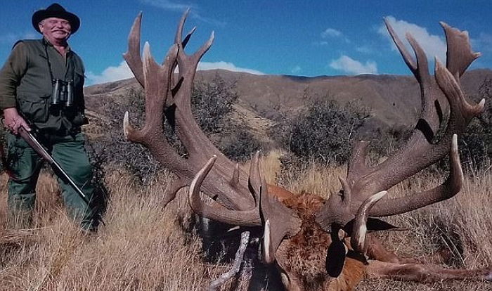 야생동물 잔인하게 학살하던 사냥꾼이 살해당한 채 발견됐다
