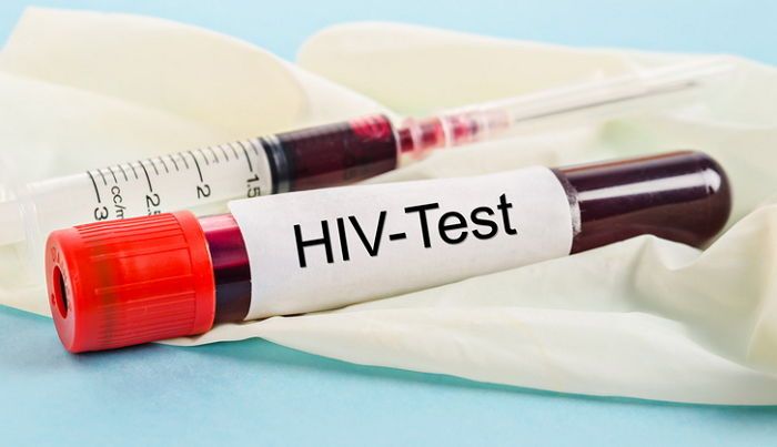 학교 화장실에서 HIV 감염된 남학생에게 ‘성폭행’당한 14살 여학생