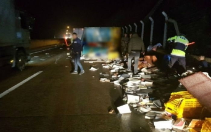 운전하는 아버지 위해 갓길서 앞유리 닦아주다 차에 치여 숨진 20대 청년