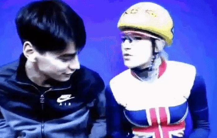 여친이 ‘볼 뽀뽀’하려고 하자 고개 확 돌려 입 맞춘 헝가리 윙크남