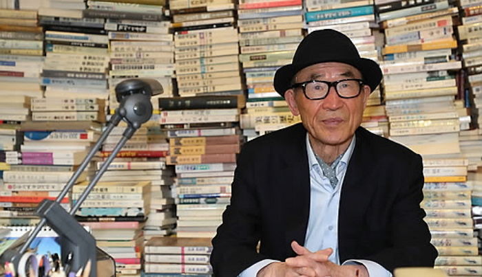 “‘노벨상 단골 후보’ 고은, 손으로 아랫도리 만지며 신음소리”