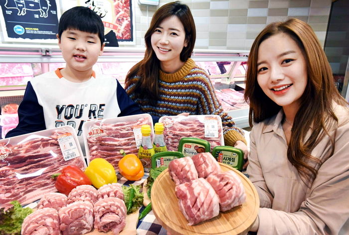 오늘 홈플러스 가면 ‘입에서 살살 녹는’ 삼겹살 ‘1100원’에 살 수 있다