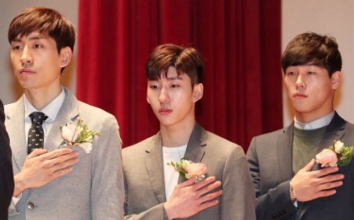 빙상복 벗어 던지고 훈남 비주얼로 ‘슈트핏 정석’ 제대로 보여준 ‘쇼트트랙’ 임효준
