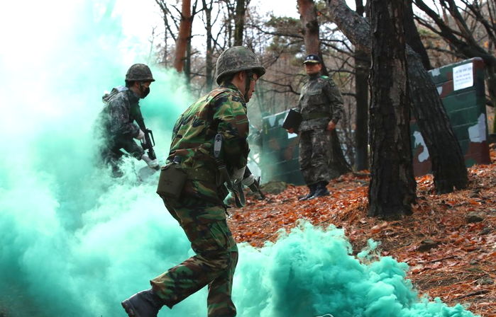 ‘1만6천원’ 받고 발에 땀나도록 뛰어다니는 2018년 첫 예비군 훈련병들