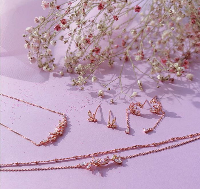 여자친구에게 행운 가져다준다는 OST 신상 ‘버터플라워’ 주얼리