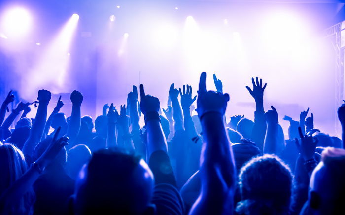 “성기를 엉덩이에 비벼댔다”…성추행 의혹 일어난 유명 아이돌