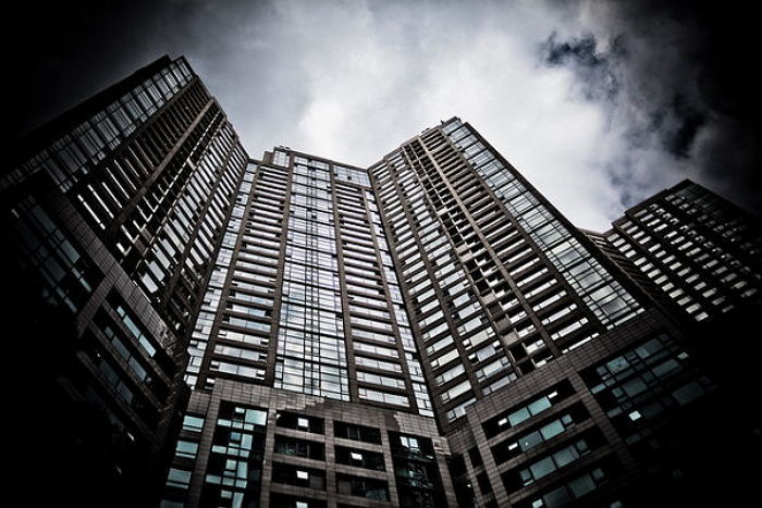 남편과 이혼 소송 중 4살 딸과 아파트서 투신한 엄마