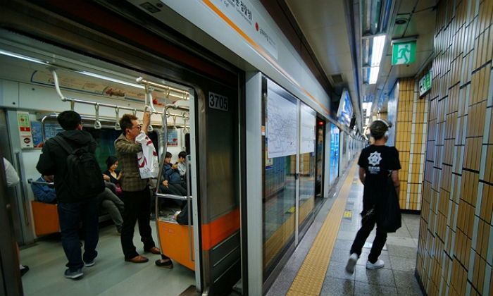 “또 새치기야?”...지하철 타면 하루 한 번은 만나는 얌체족