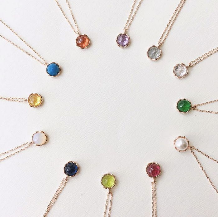 친구와 ‘우정템’으로 맞추기 좋은 ‘탄생석’ 목걸이