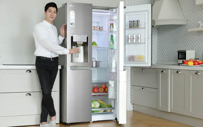 LG전자, AI 탑재된 ‘2018년형 양문냉장고’ 출시