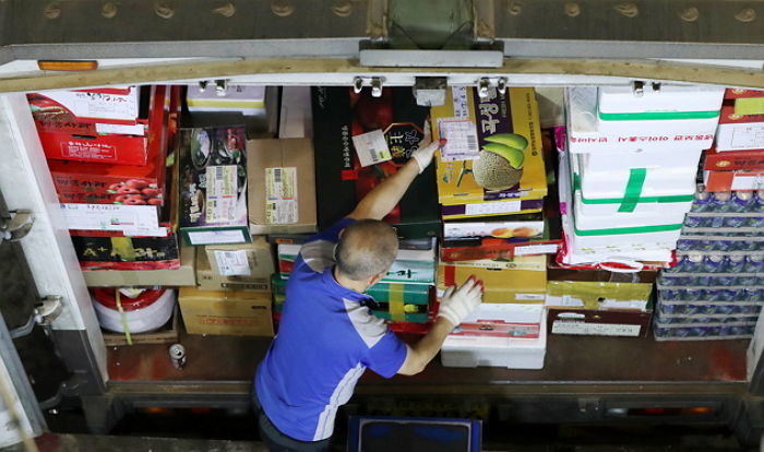 “택배 배달 하는 아파트에서 자필 ‘서약서’까지 쓰라네요”