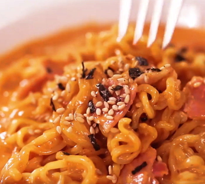 “오늘(13일) 단 하루만 혜자甲 ‘불닭 럭키박스’ 판매한다”