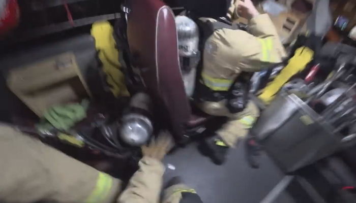 “제발 사람만 없어라. 사람만 없어라” 주문 외우며 화재현장 뛰어드는 소방관