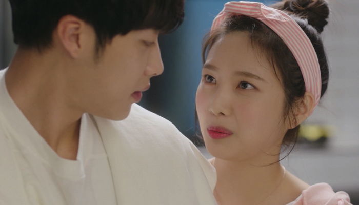 얼굴 들이대는 조이 입술 보고 응큼한 생각하다가 당황한 우도환