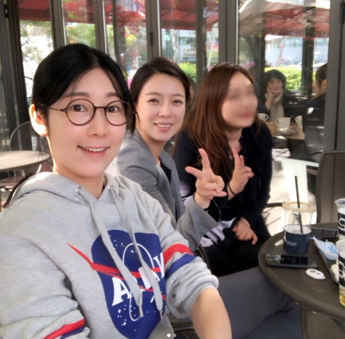 배현진과 친목 사진 올렸다가 비난받는 사유리 인스타그램 상황