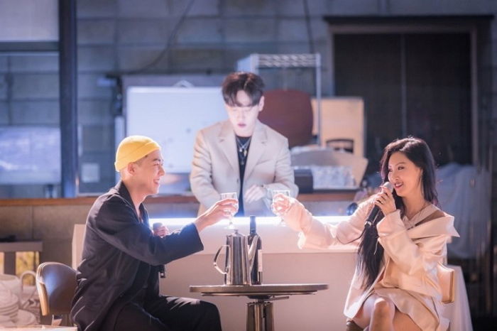 로꼬를 ‘직진남’으로 만든 화사의 무한 매력에 빠진 연예인 5명