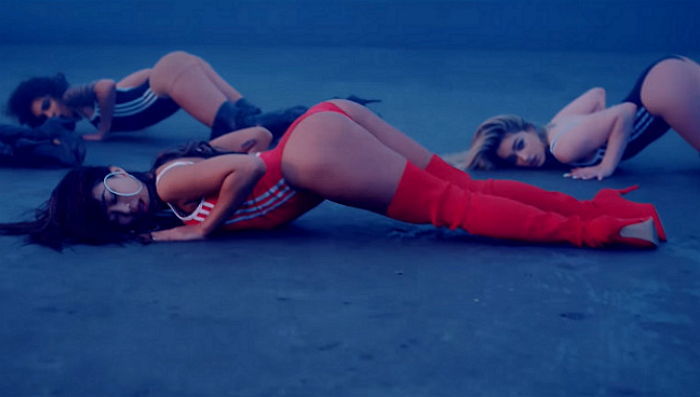 파격 노출+아찔 ‘19금’ 섹시 안무로 돌아온 효린 솔로곡 ‘달리’