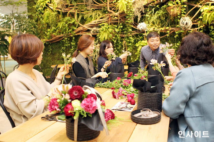 어버이날 앞두고 ‘플라워 기프트’ 강좌 개최한 롯데월드몰