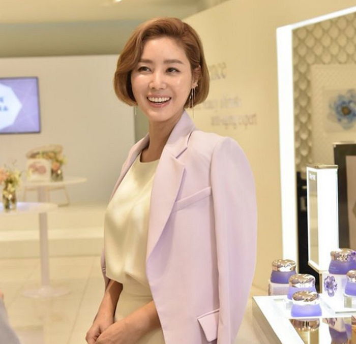 “몸무게 54kg에 55사이즈” 유지 중인 올해 ‘52세’ 슈퍼동안 김성령