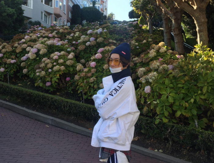 폐지 줍는 할머니에게 따뜻한 메밀차 대접한 카페 사장의 정체