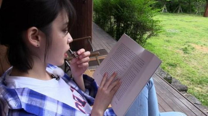 중2부터 10년간 써왔다는 아이유의 일기장 속 마음 다독이는 문구 5