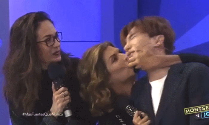 멕시코 토크쇼 MC에게 ‘기습 키스’ 당한 슈퍼주니어