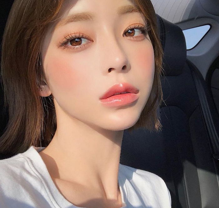 똑단발로 굴욕없는 ‘만찢녀’ 비주얼 뽐내는 ‘얼굴천재’ 강태리 일상사진