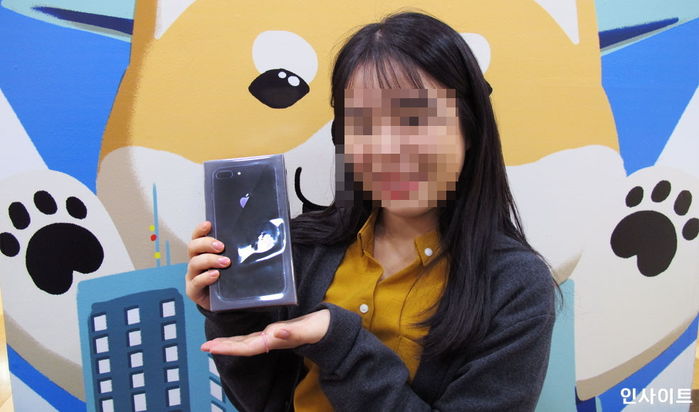 아이폰 갖고 싶어 ‘시바 PPT’ 만든 여고생에 진짜 아이폰8+ 선물한 사장님