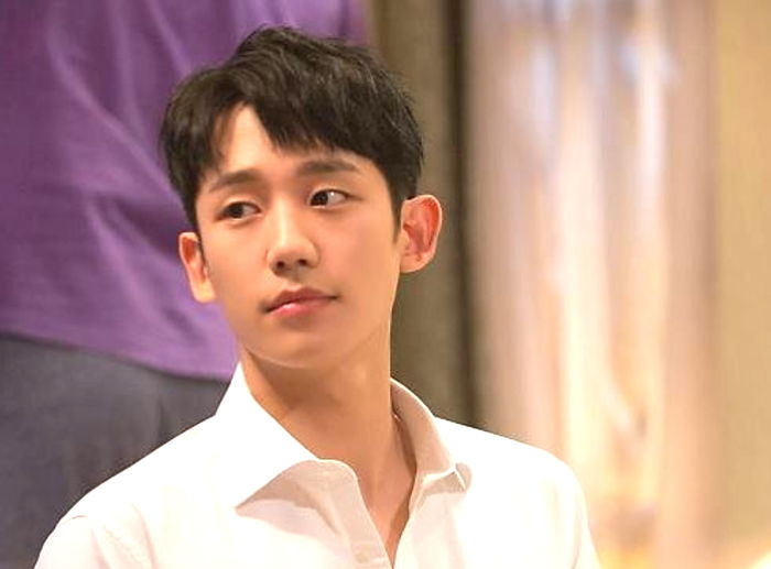 정해인, ‘센터논란’ 후 첫 심경고백 “헛헛한 마음, 묵묵히 걸어가겠다”