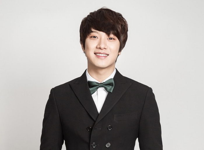 “FT아일랜드 최민환, 여친 율희와 10월 결혼식 올리고 내년에 ‘군대’ 간다”