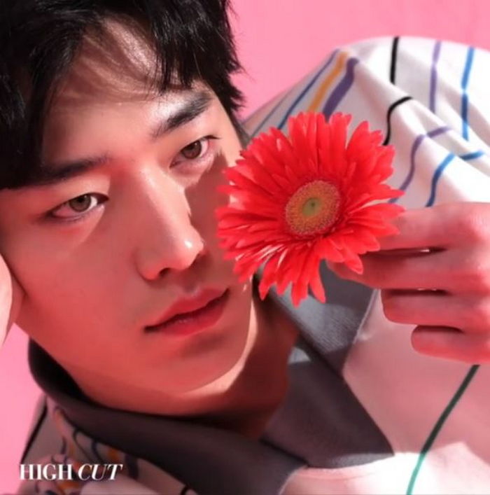 “얼굴이 판타지급♥”…미모 정점 찍은 서강준 비주얼 근황