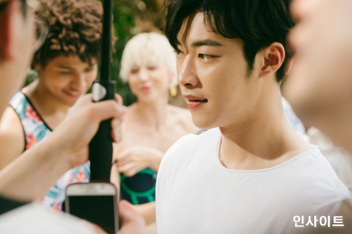 스프라이트 광고 찍으며 ‘쿨함’과 ‘섹시미’ 폭발시킨 우도환