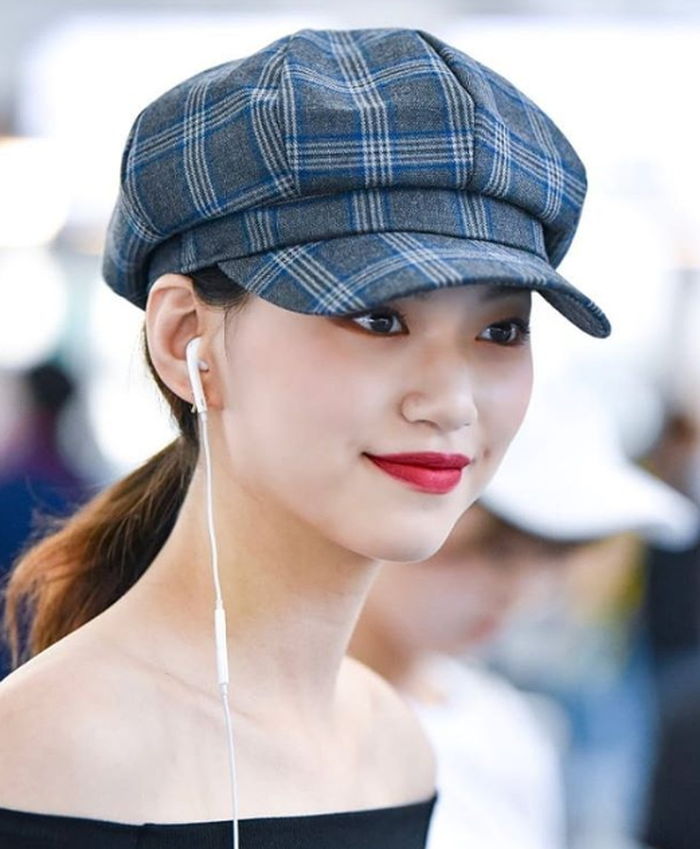 ‘일자 쇄골’ 드러낸 오프숄더 입고 치명적인 ‘섹시미’ 발산한 위키미키 김도연