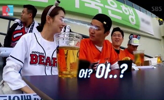 치어리더 바라보다가 소이현에게 ‘볼따구’(?) 꼬집힌 인교진