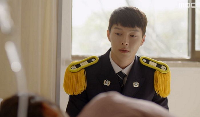 ‘쓰러진 첫사랑’ 구하고 몰래 간호까지 한 ‘안아줘’ 장기용 (영상)