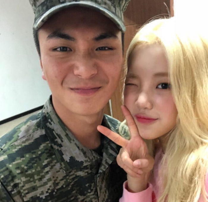 군 복무 중인 ‘오빠 부대’ 찾아가 ‘위문 공연’ 펼친 모모랜드 주이