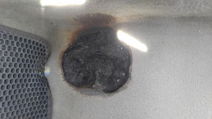 “제가 산 중고차에 ‘번개탄’ 자살 흔적이 있습니다”