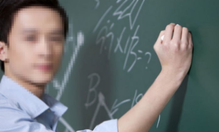 “10년 전 나를 모텔로 데려가려 했던 선생님을 우연히 만났습니다”