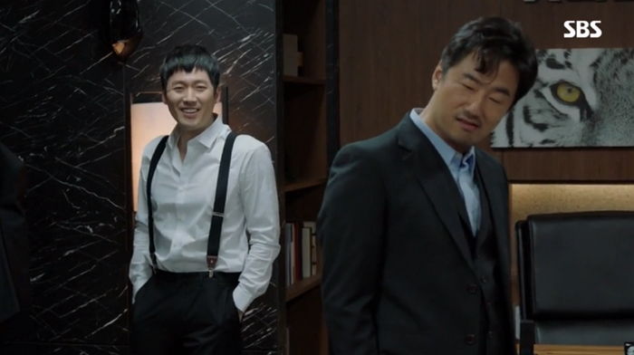 칼에 찔리고 피투성이 된 상황에서 정려원에 기습 키스하는 장혁