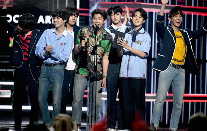 빌보드 1위 하자마자 “모든 건 아미 덕분”이라고 소감 전한 방탄