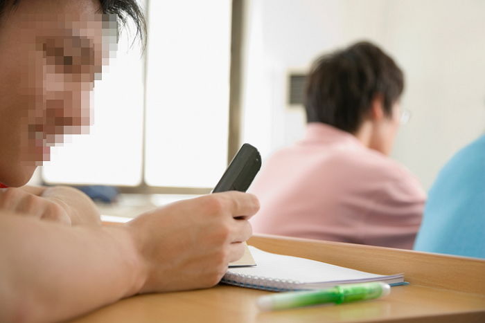 모텔서 찍은 ‘아는 여자’ 사진 공유해 놓고 ‘사생활’이라는 남자 대학생들