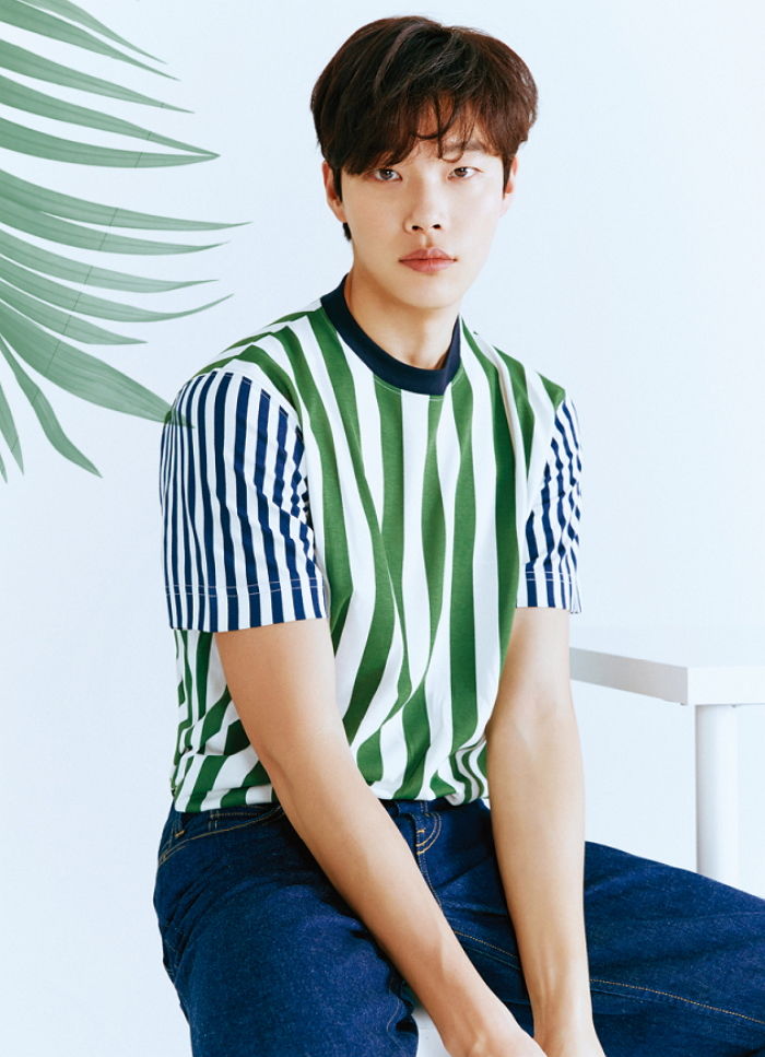 류준열, 형편 어려운 여학생들 위해 ‘생리대 후원금’ 기부