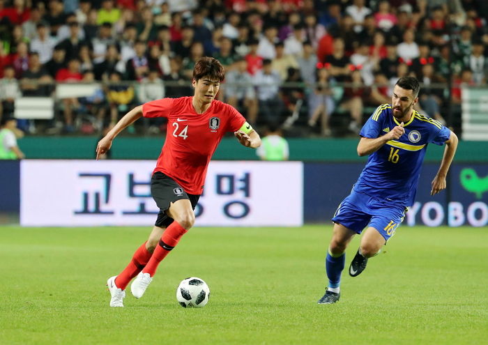 ‘딸’ 시온이와 함께 남편 기성용 응원하러 온 ‘사랑꾼’ 한혜진