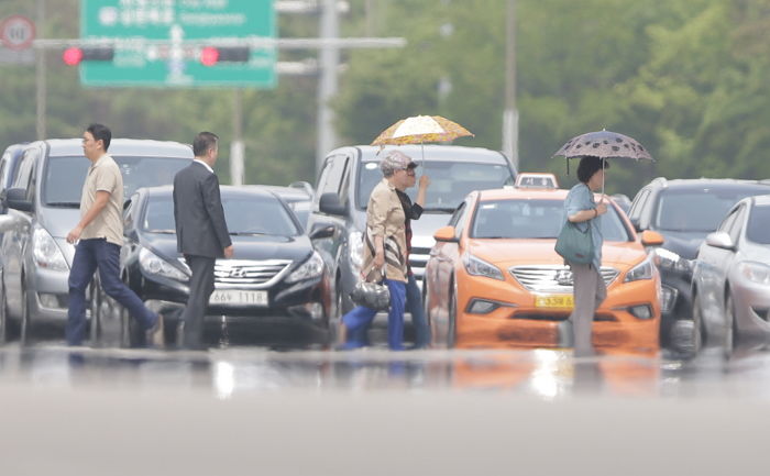 오늘(2일)부터 ‘찜통 더위’ 본격 시작된다···“최고 32도”