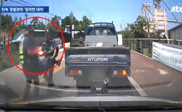 ‘근육 마비’로 사지 뒤틀린 운전자 심폐소생술로 구한 ‘경찰관’